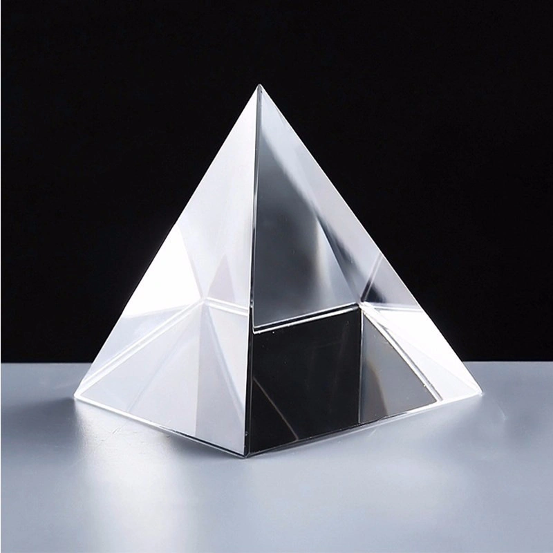 High Quality and Beautiful Transparent Crystal Pyramid